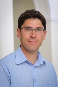 dr. Martin Tine Perger